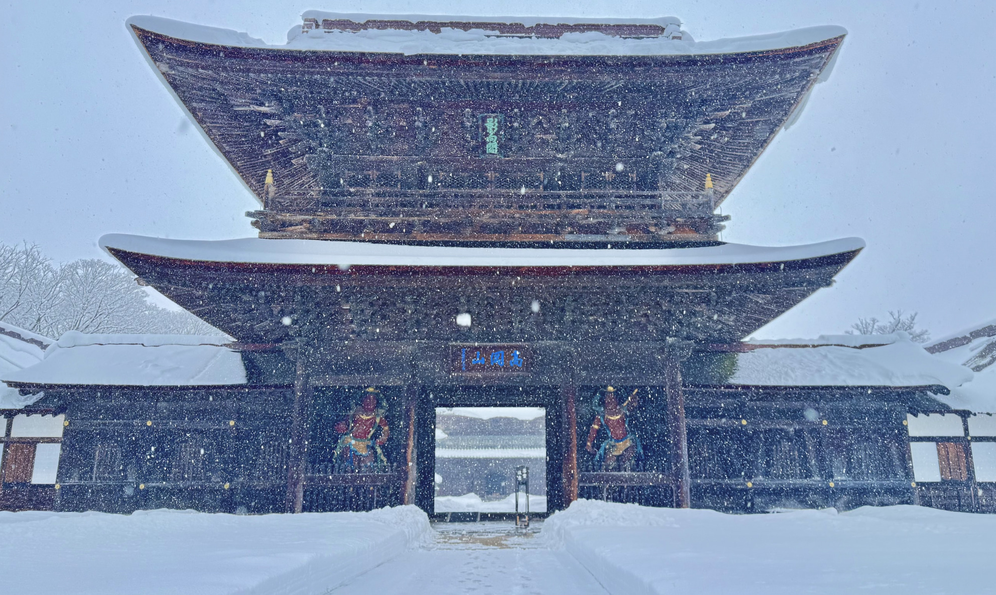 雪の国宝 瑞龍寺、地元民が好きな冬の高岡