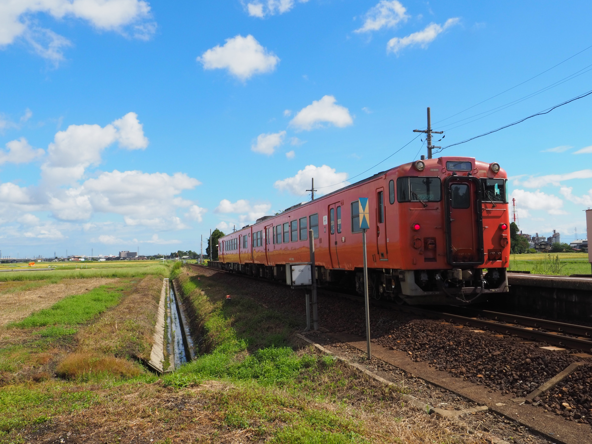  高岡から始まる城端線の旅！レトロな列車で行くノスタルジックな景色と沿線スポット