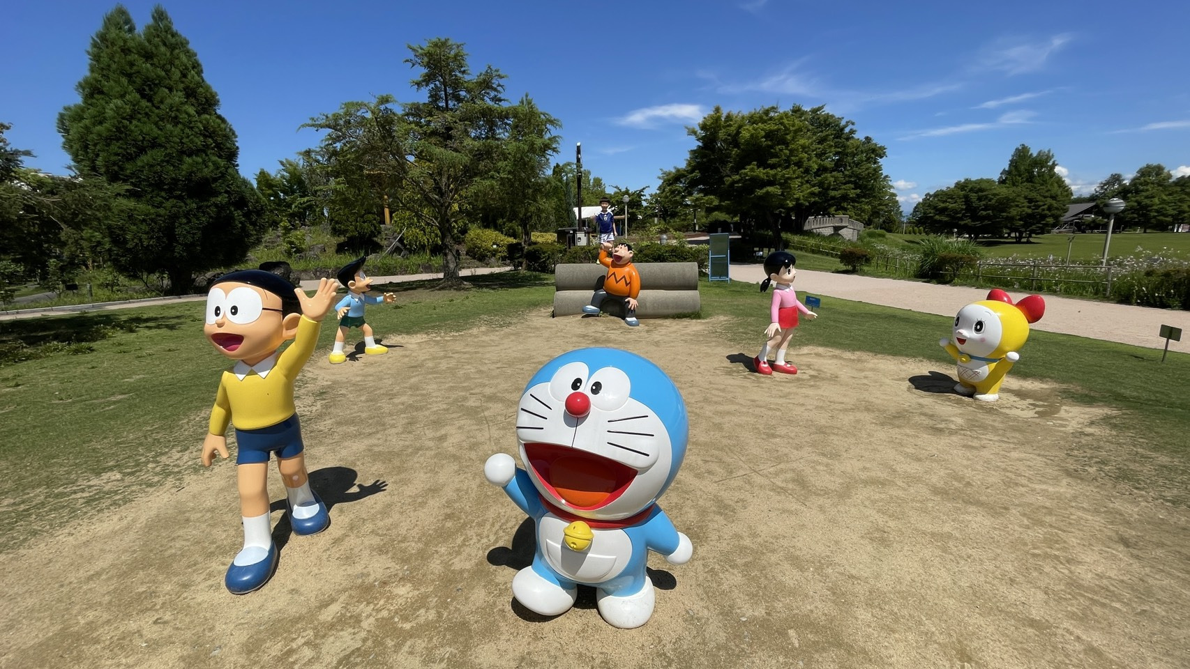 富山・高岡でドラえもんに会える！子連れ最強スポット「高岡おとぎの森公園」完全ガイド｜巨大遊具・室内遊具・新幹線ビュー・周辺グルメスポットも