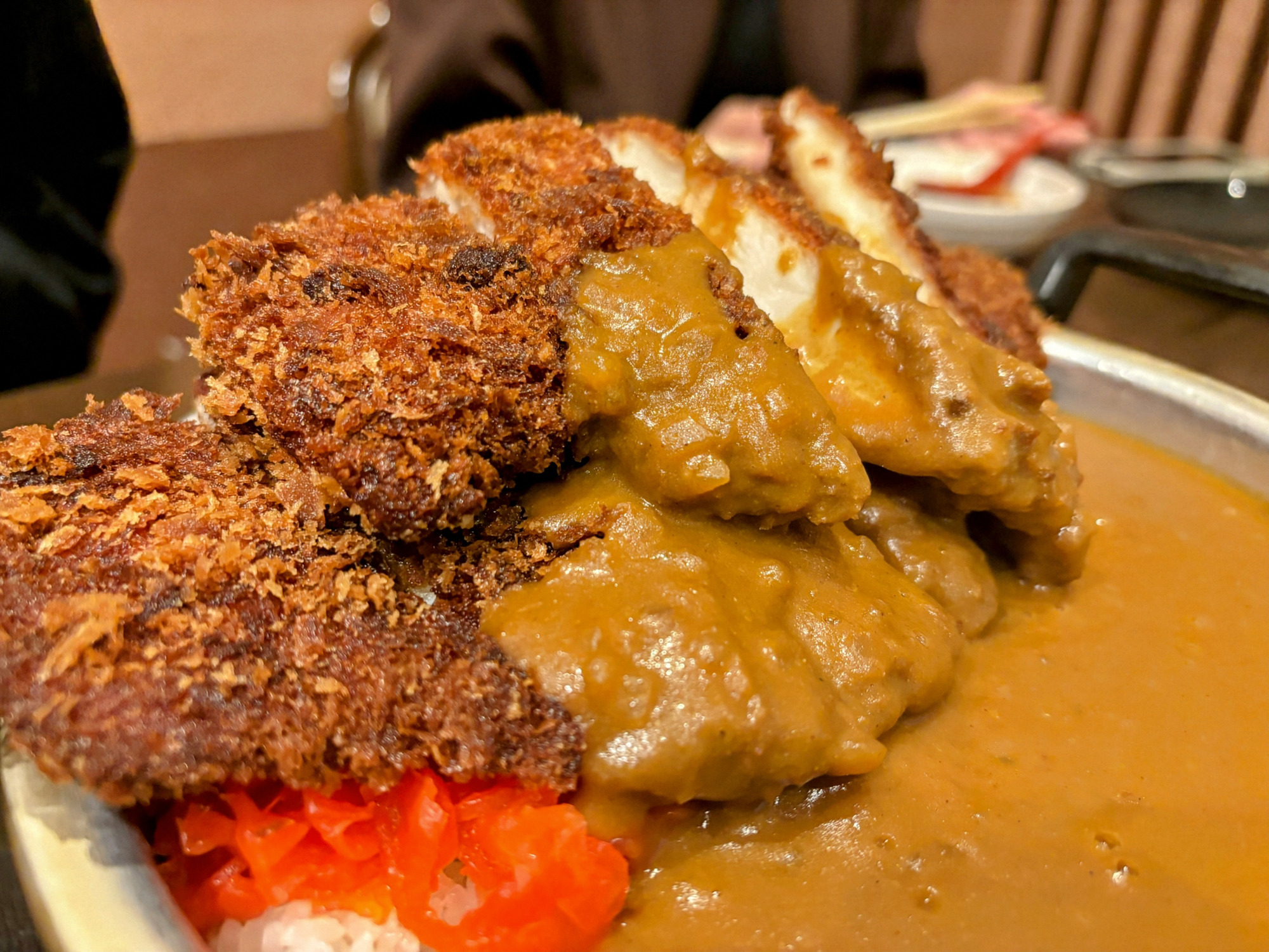 どっしりしたカツがずらり