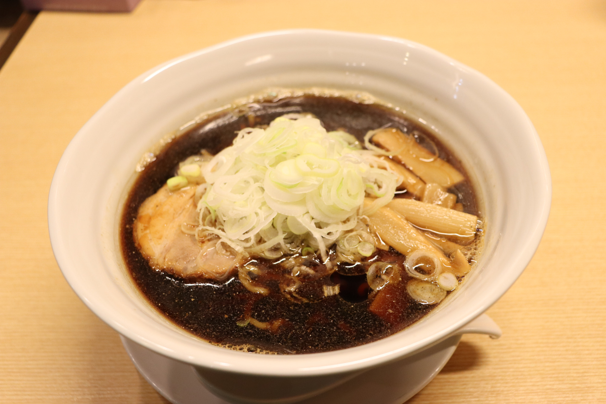 黒醤油ラーメン