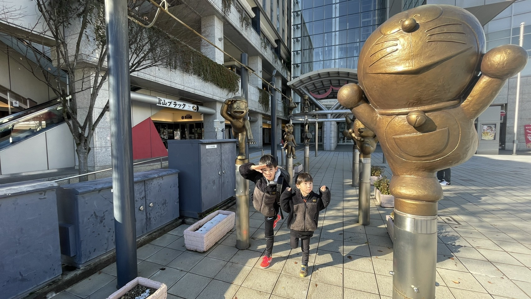 キャラクターたちと同じポーズで写真を撮るのも楽しい！