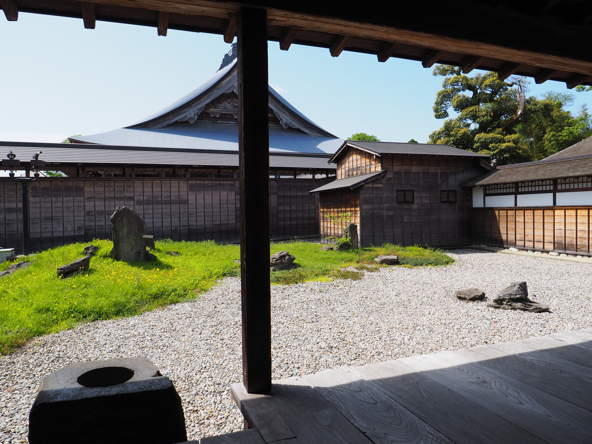 大広間の中庭