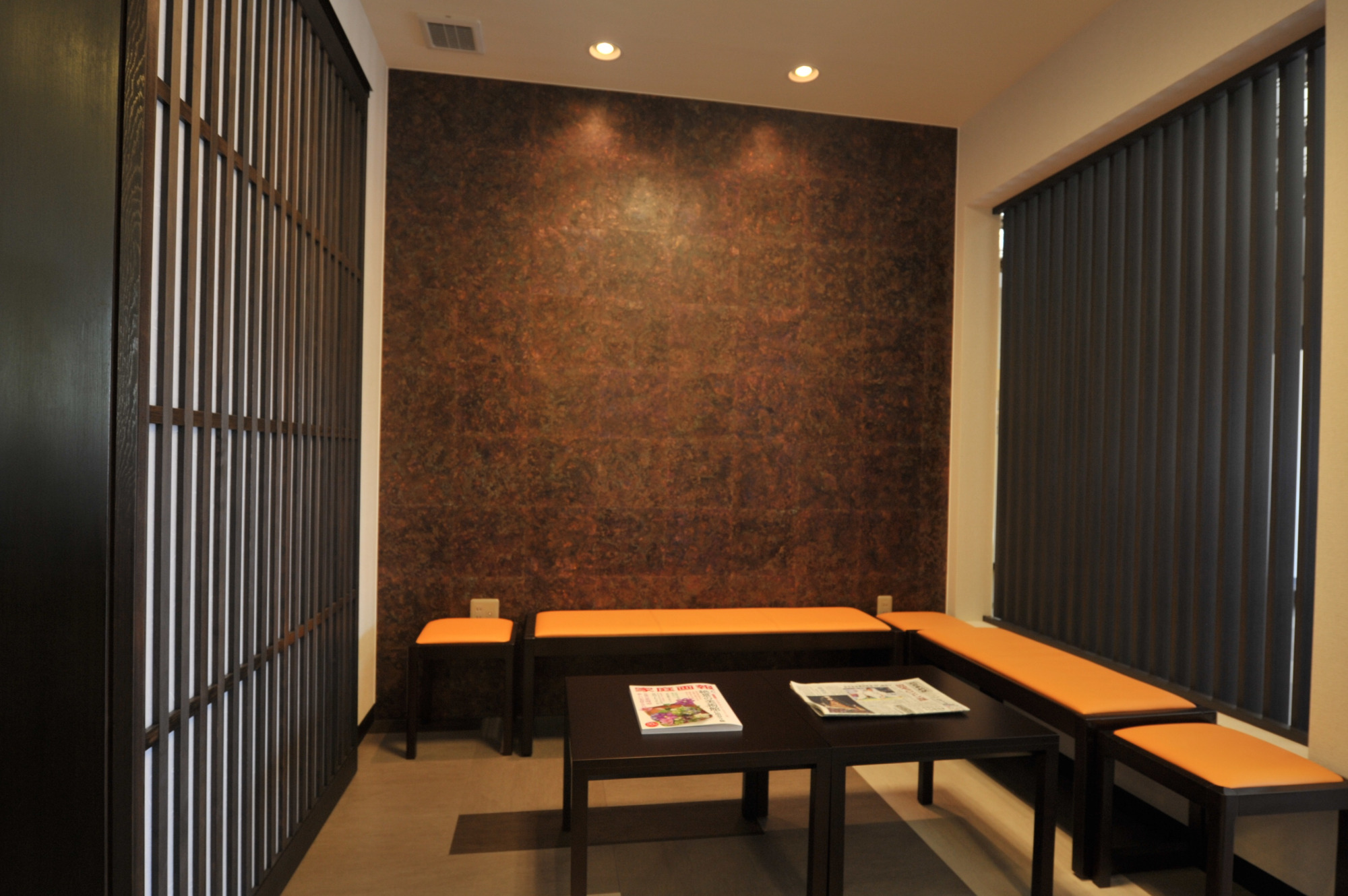 【店舗】瑞龍寺門前レストラン「やすらぎ庵」待合いにoriiの建材を使用　©ODAKEHOME