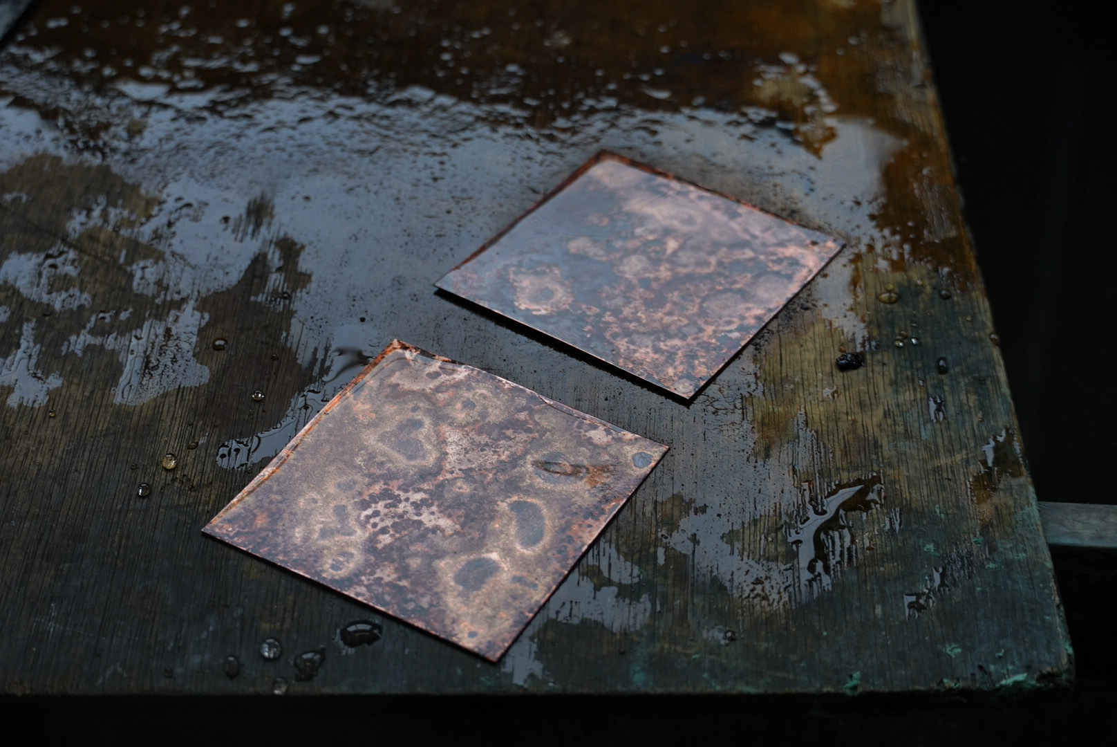 糠が塗り具合で火を当てた時の模様の出方が変わります。