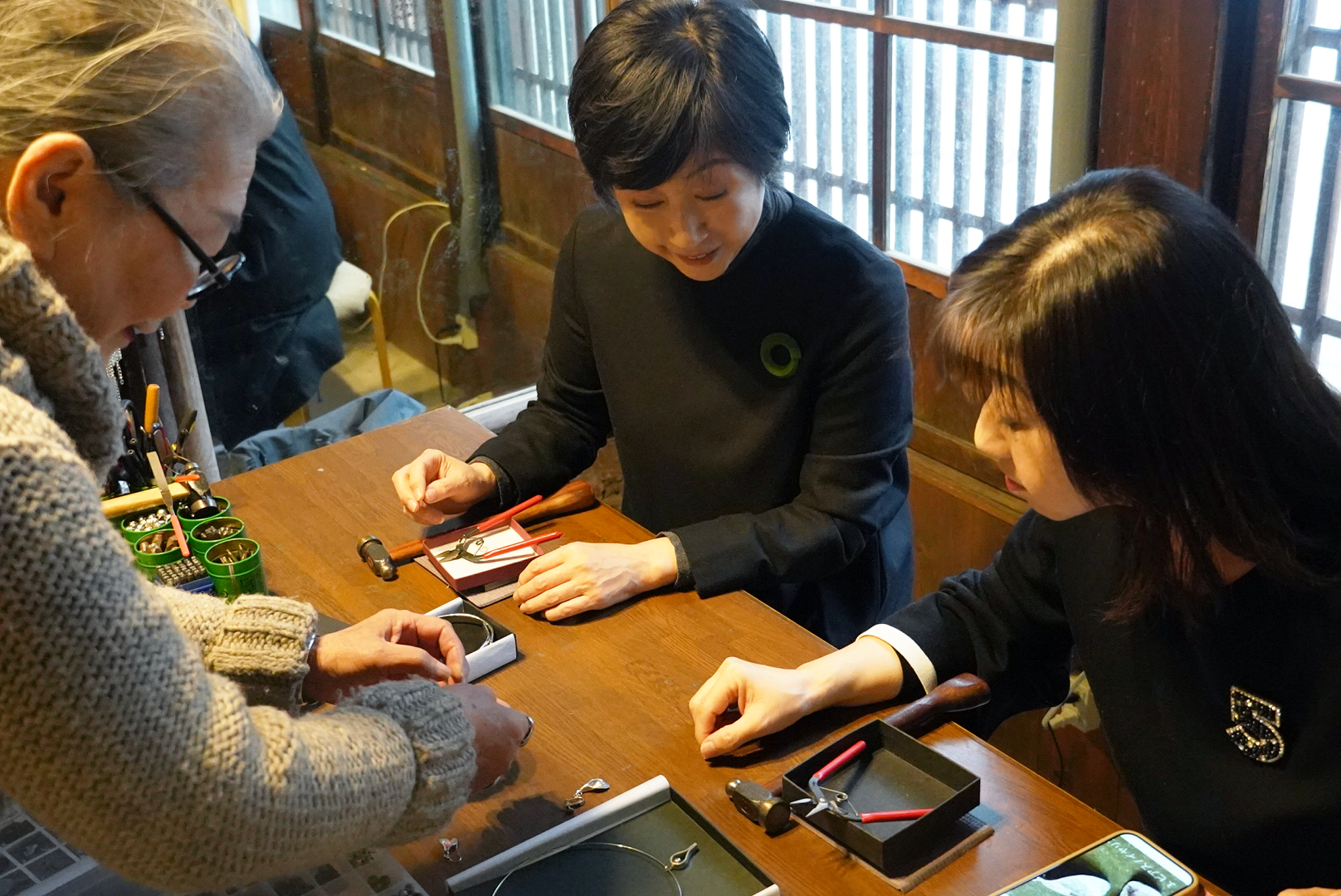 何を作るか決めて...