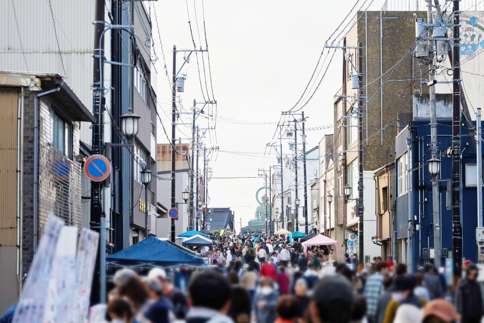 特に夏場は早くから多くの人たちで賑わいます