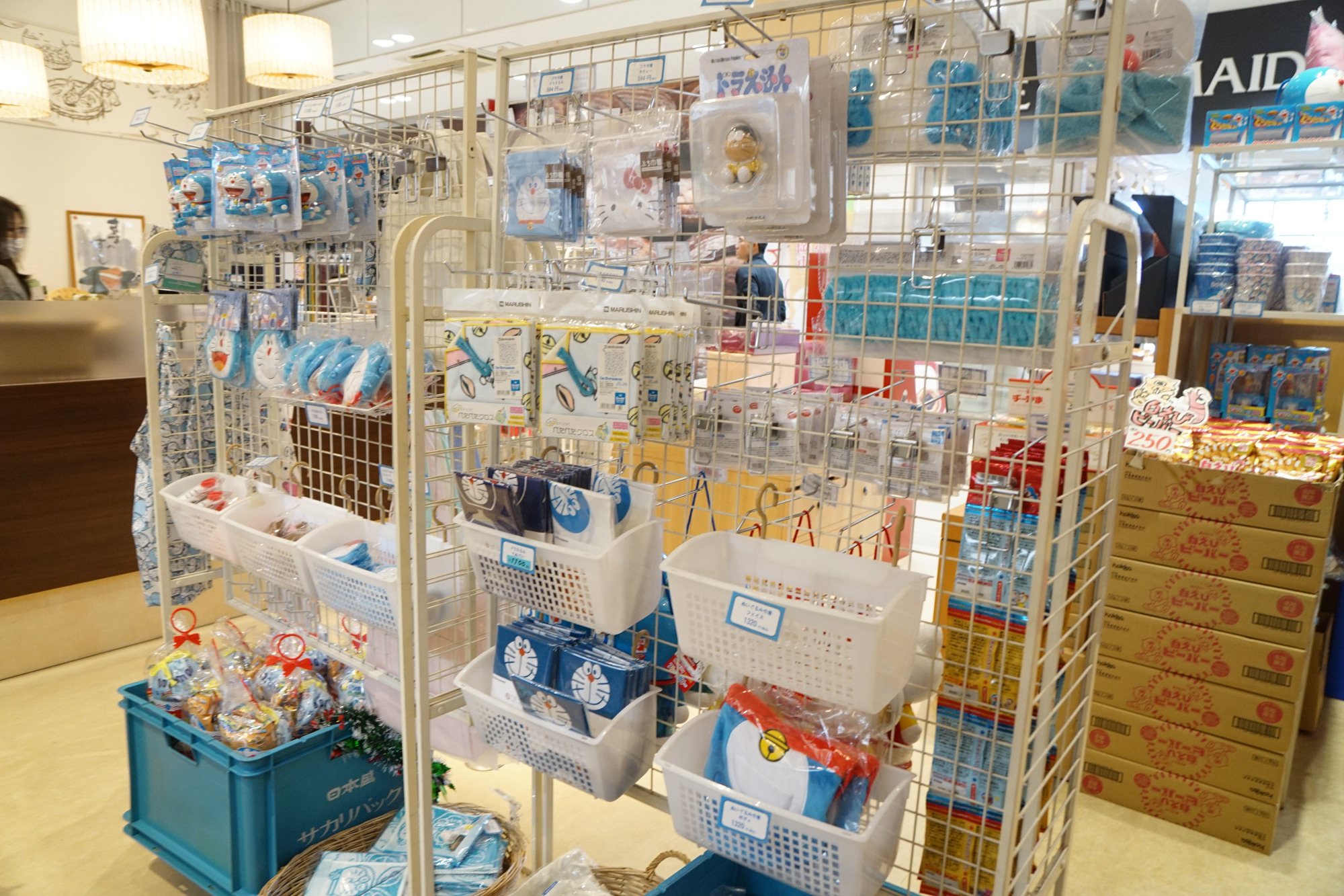 高岡駅隣接のクルン高岡２階「富岡屋」