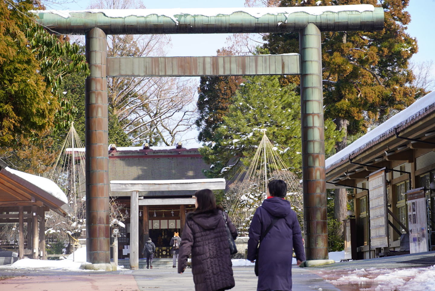 落ち着いた雰囲気の境内
