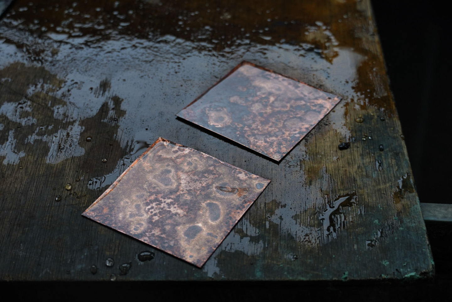 糠が塗り具合で火を当てた時の模様の出方が変わります。