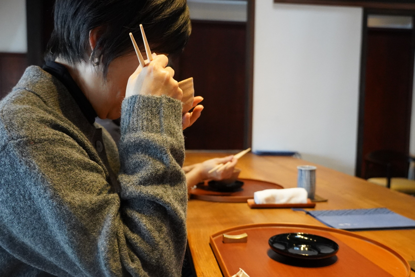 カウンターでは、お料理を作られているところが見れます。