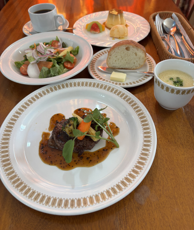 プレミアムステーキランチ【フェルヴェール本店】