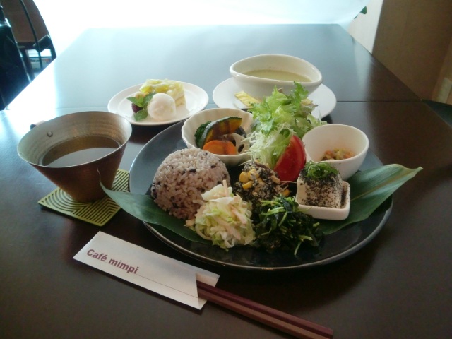 カフェ ミンピ