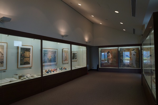 展示「秋路の世界」