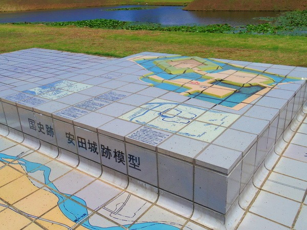 城跡模型はわかりやすくカラフル