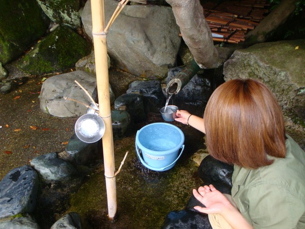 冷たくきれいな水が常時流れ出る