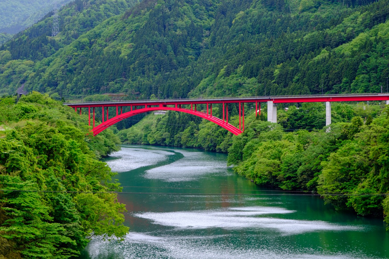 神通峡に架かる布尻楡原大橋