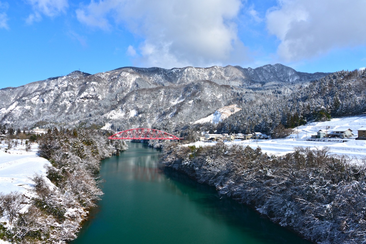 雪景色の神通峡も絶景です