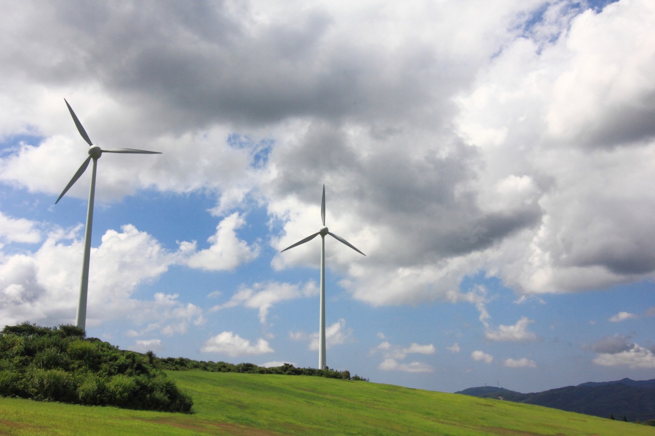 美しい稲葉山牧場の風力発電