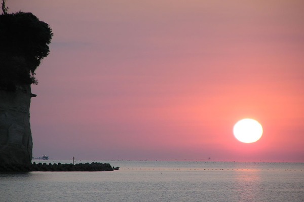 阿尾城跡と氷見の朝日