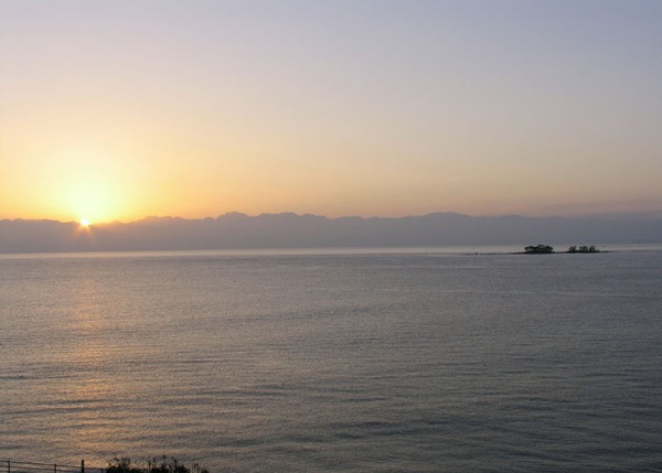 日本の朝日100選