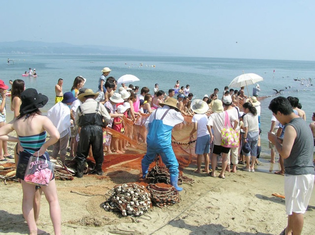 島尾地引き網体験