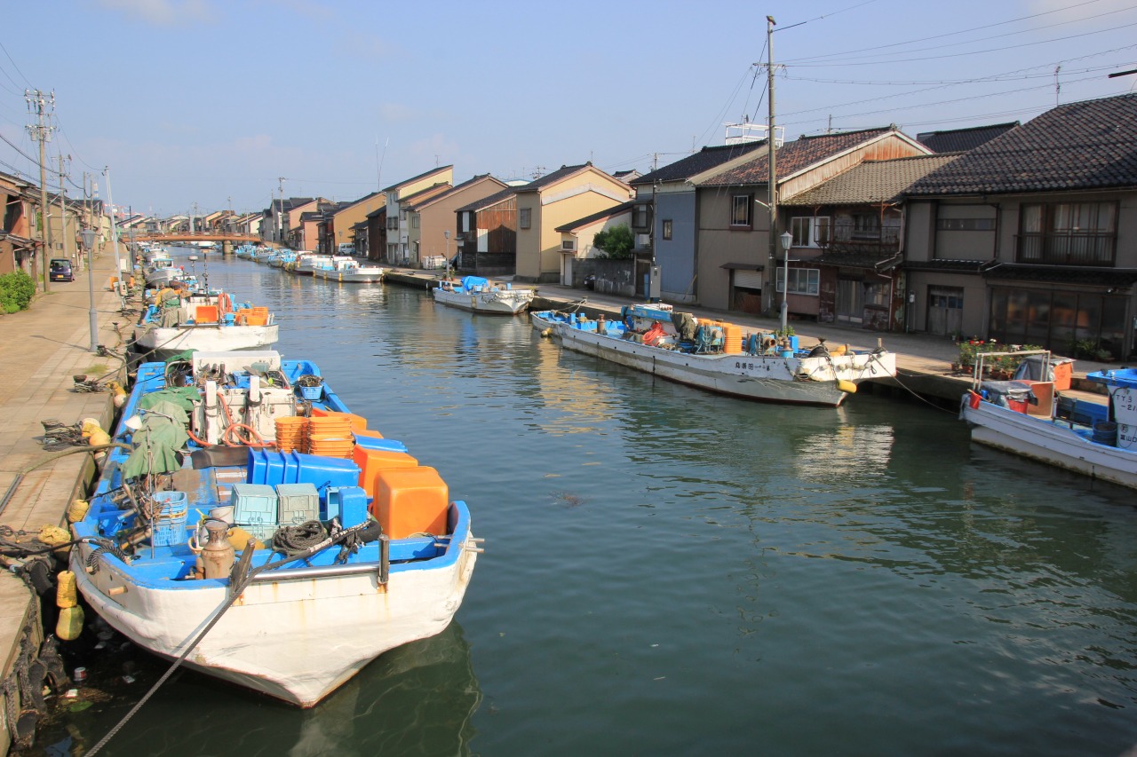 漁船が連なる内川