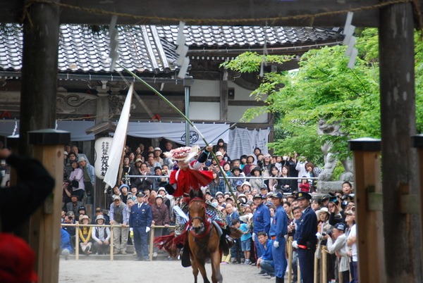「やんさんま祭り」（流鏑馬）