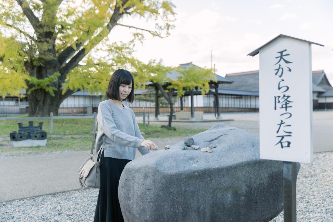 七不思議のひとつ、天から降った石