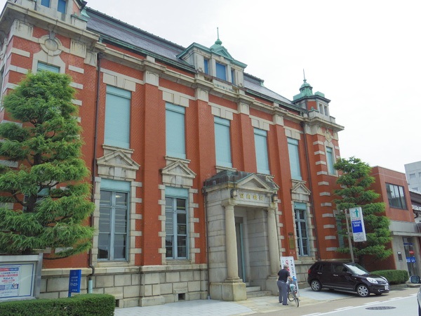 赤レンガの建物
