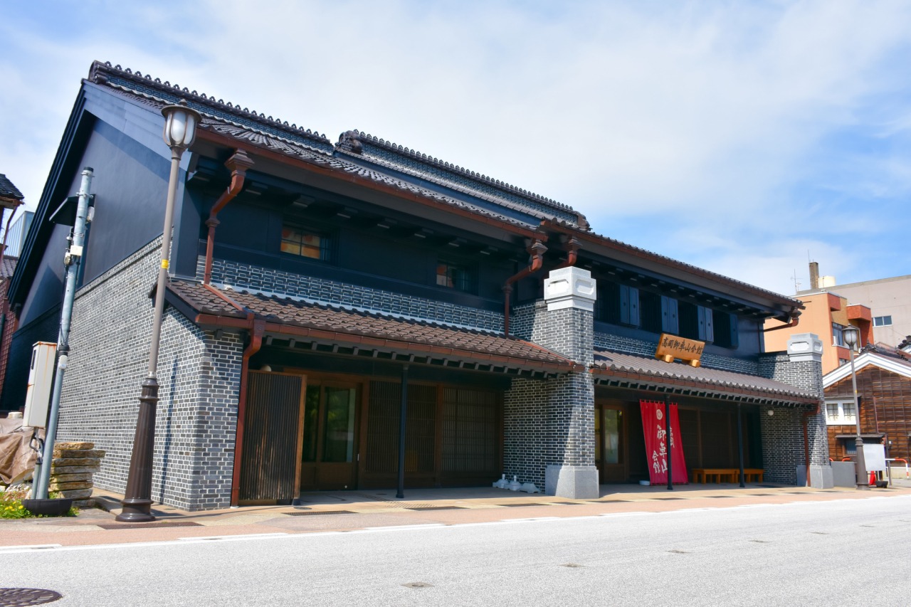 高岡御車山会館
