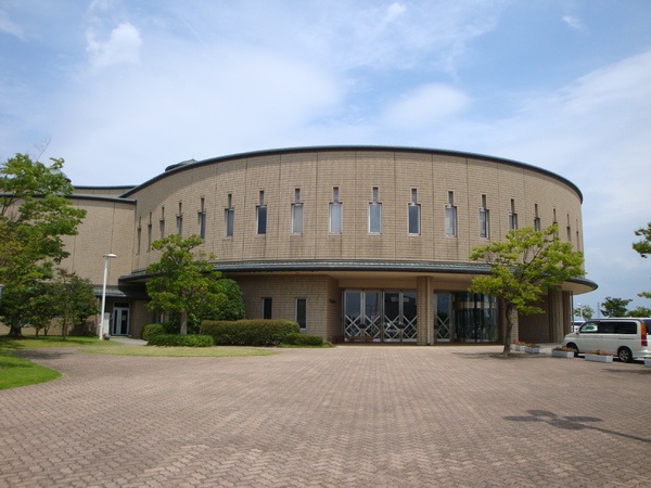 富山県産業創造センター（高岡テクノドーム）
