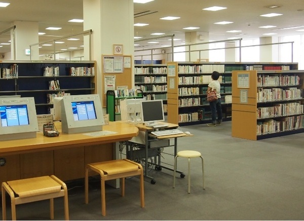 ウイング・ウイング高岡 / 高岡市立中央図書館