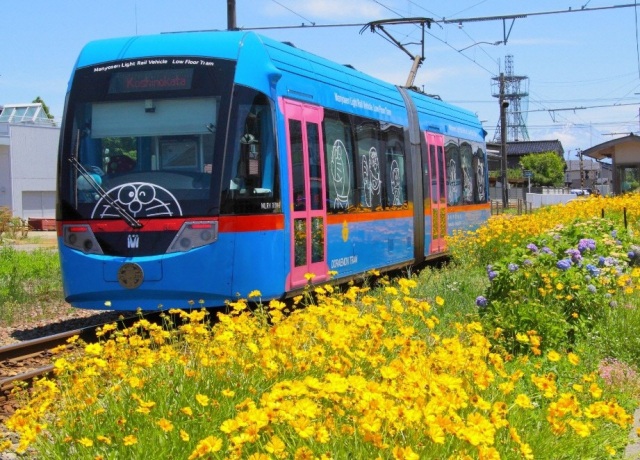 万葉線高岡駅/ドラえもんトラム