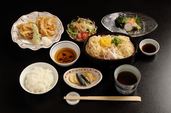 富山湾の宝石!白海老膳