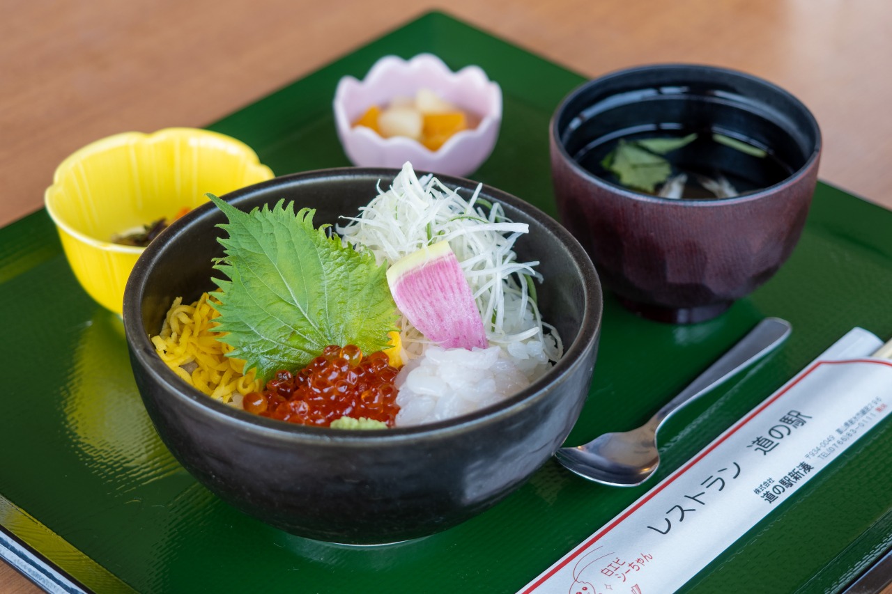 「白エビ刺身丼」はレストラン限定の新名物！