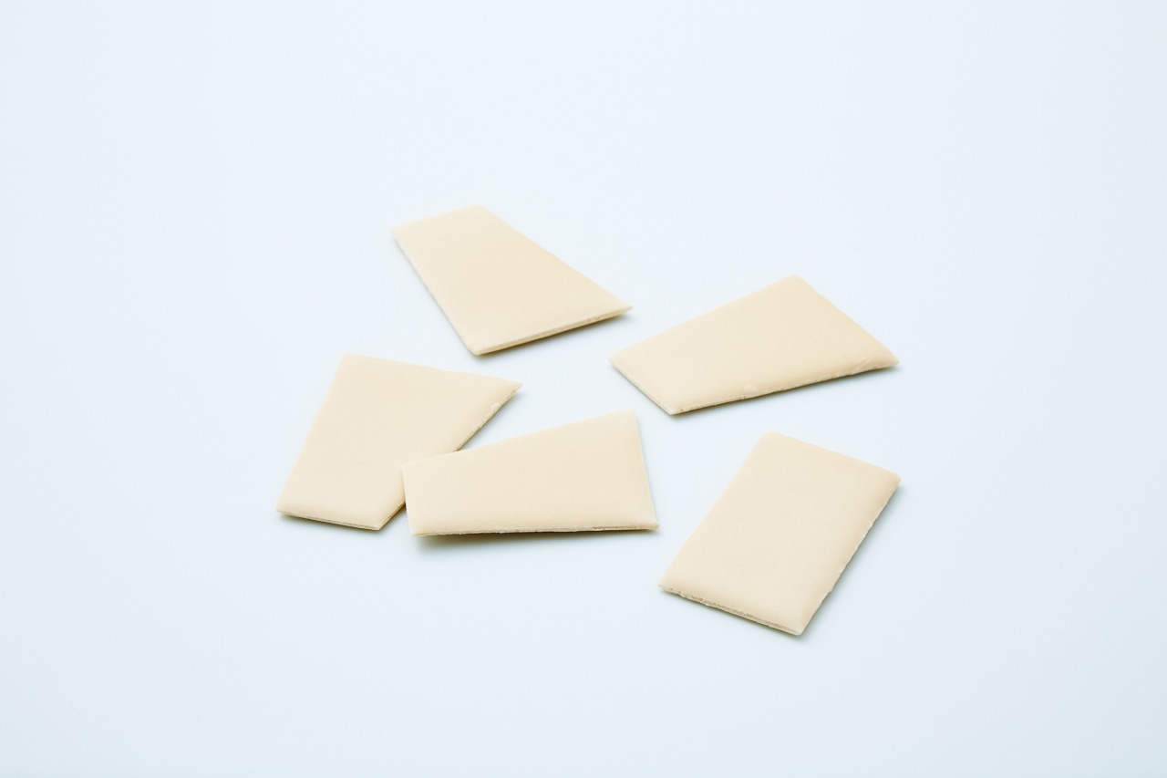 口に含むとすうっと溶ける代表菓子「薄氷」