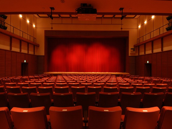 ホールとしての利用も可能