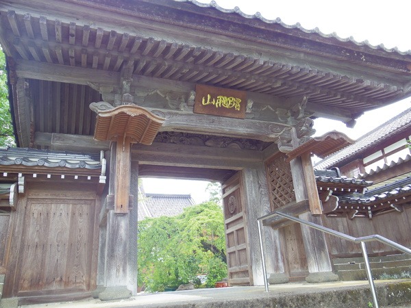 趣きのある山門