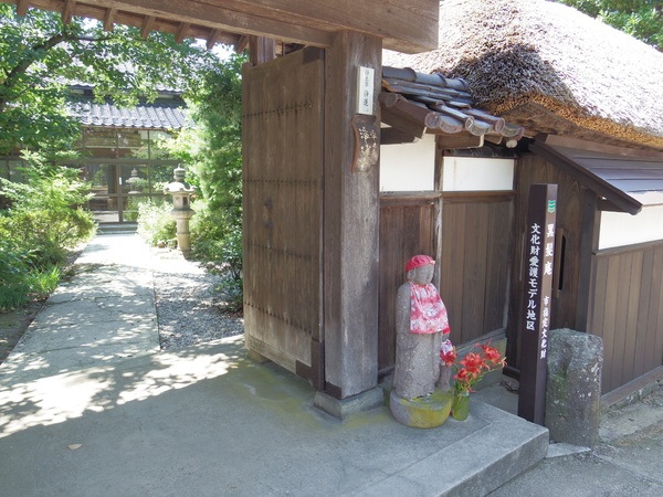 翁塚・黒髪庵