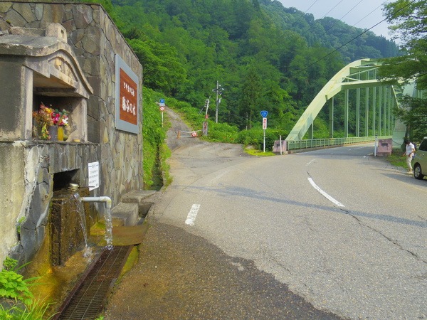 カーブの途中なので気を付けて