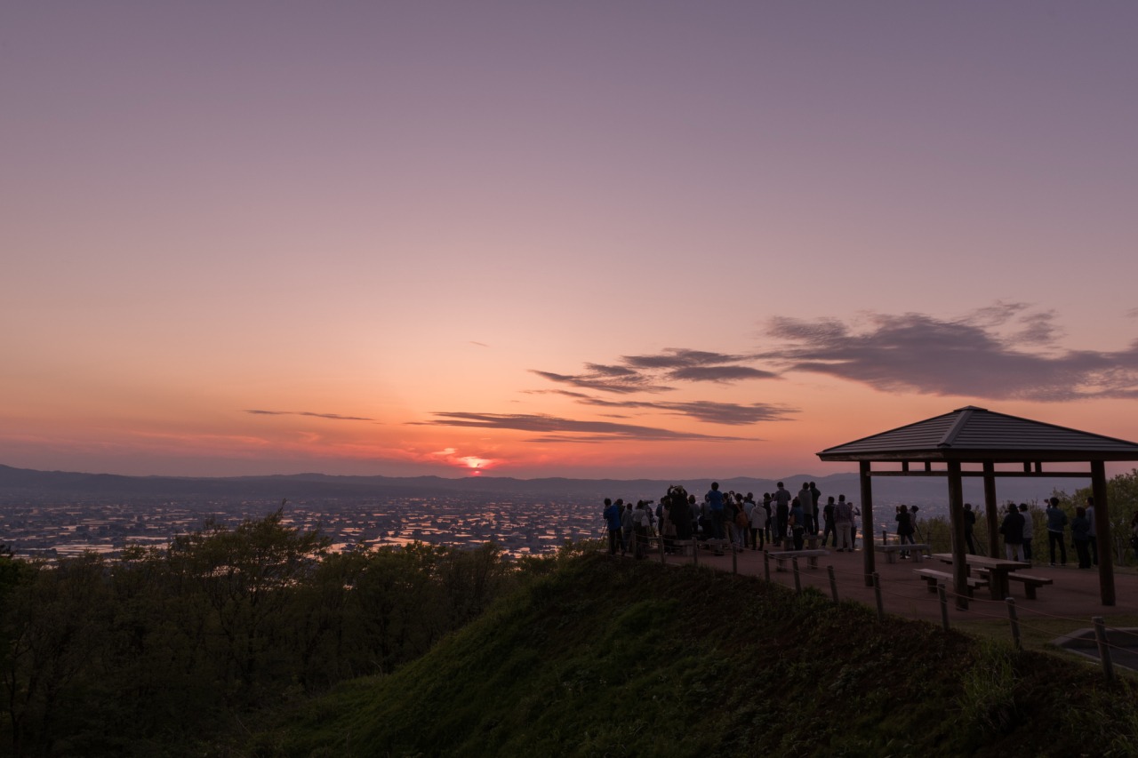 心惹かれる絶景に多くの人が集まります