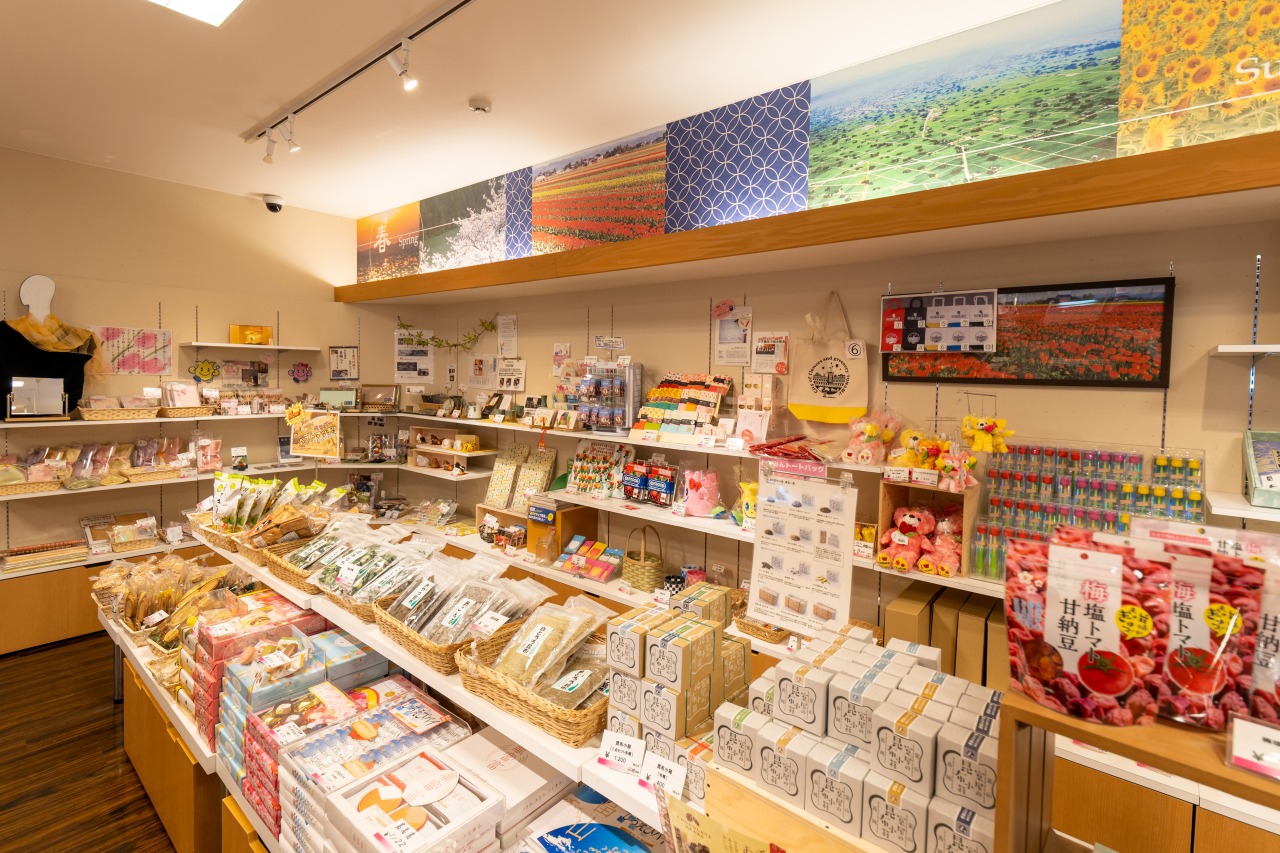 チューリップグッズなど砺波ならではの品が揃う！