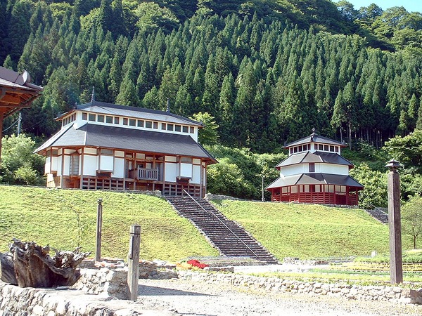 山の頂にある富山のパワースポット瞑想の郷