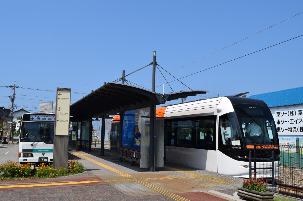 岩瀬浜駅の富山港線