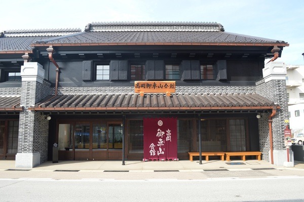 高岡御車山会館