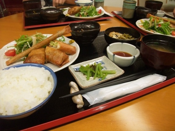 ボリューム満点!日替りランチ「ペコット定食」