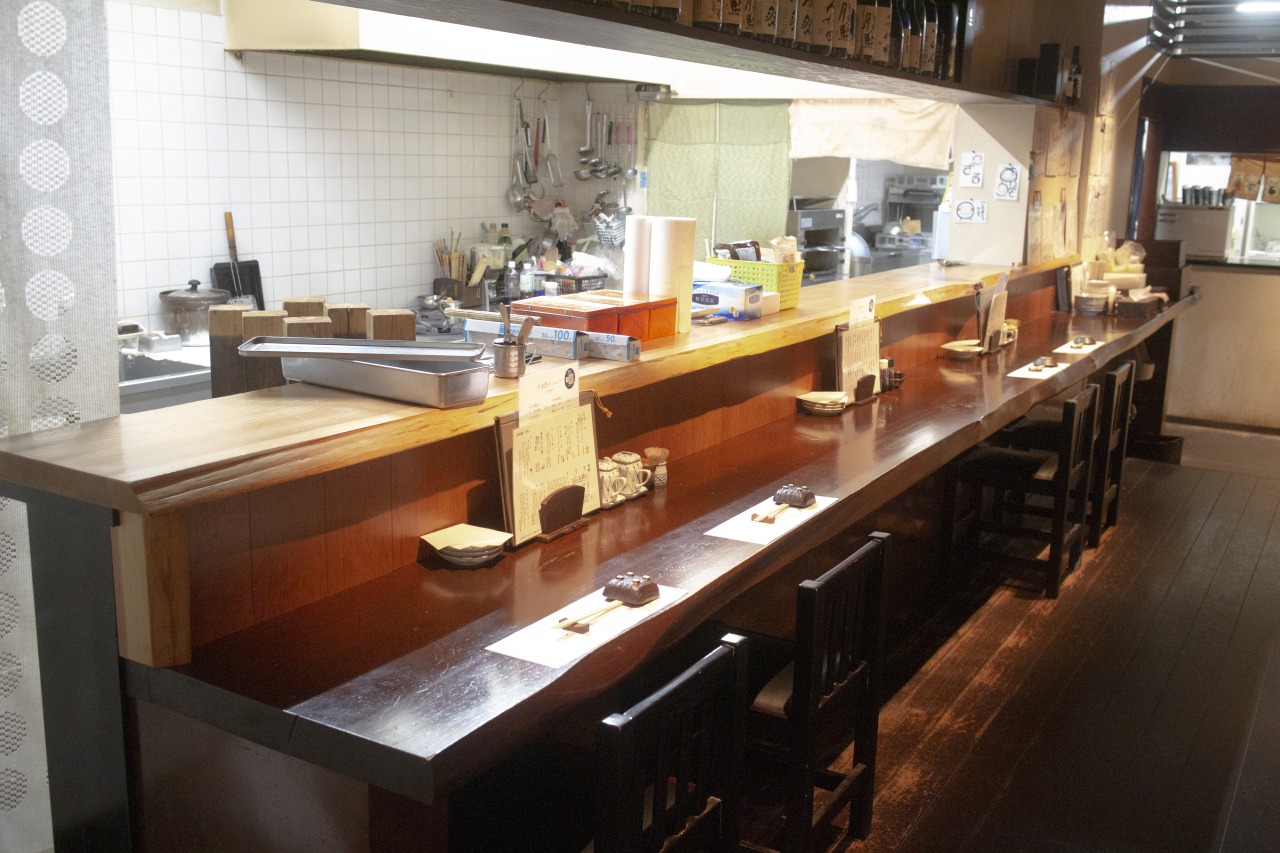 カウンターもあるので一人でも来店しやすいです。