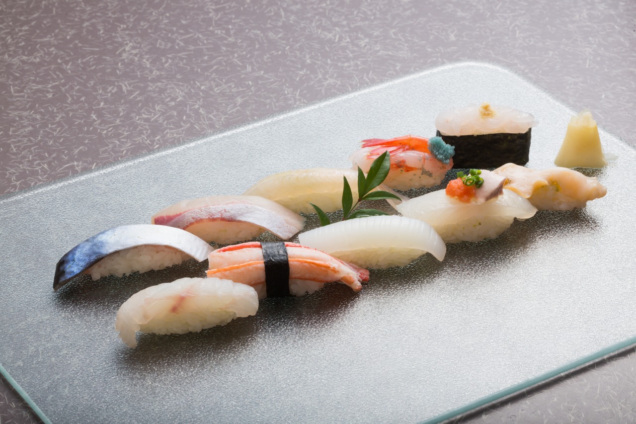 富山湾鮨（3,850円（税込））。