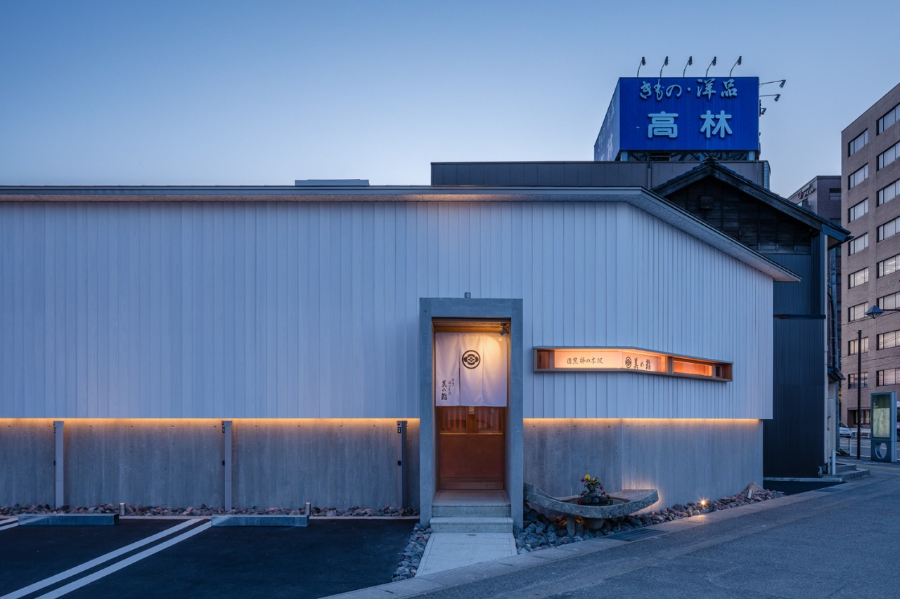 富山駅からのアクセス良好で、立ち寄りやすい立地です。